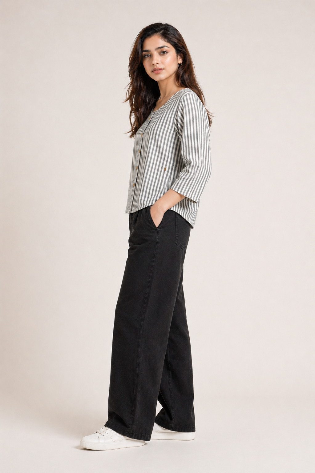 Women's Grey & White Vertical Striped Button-Down Top D56