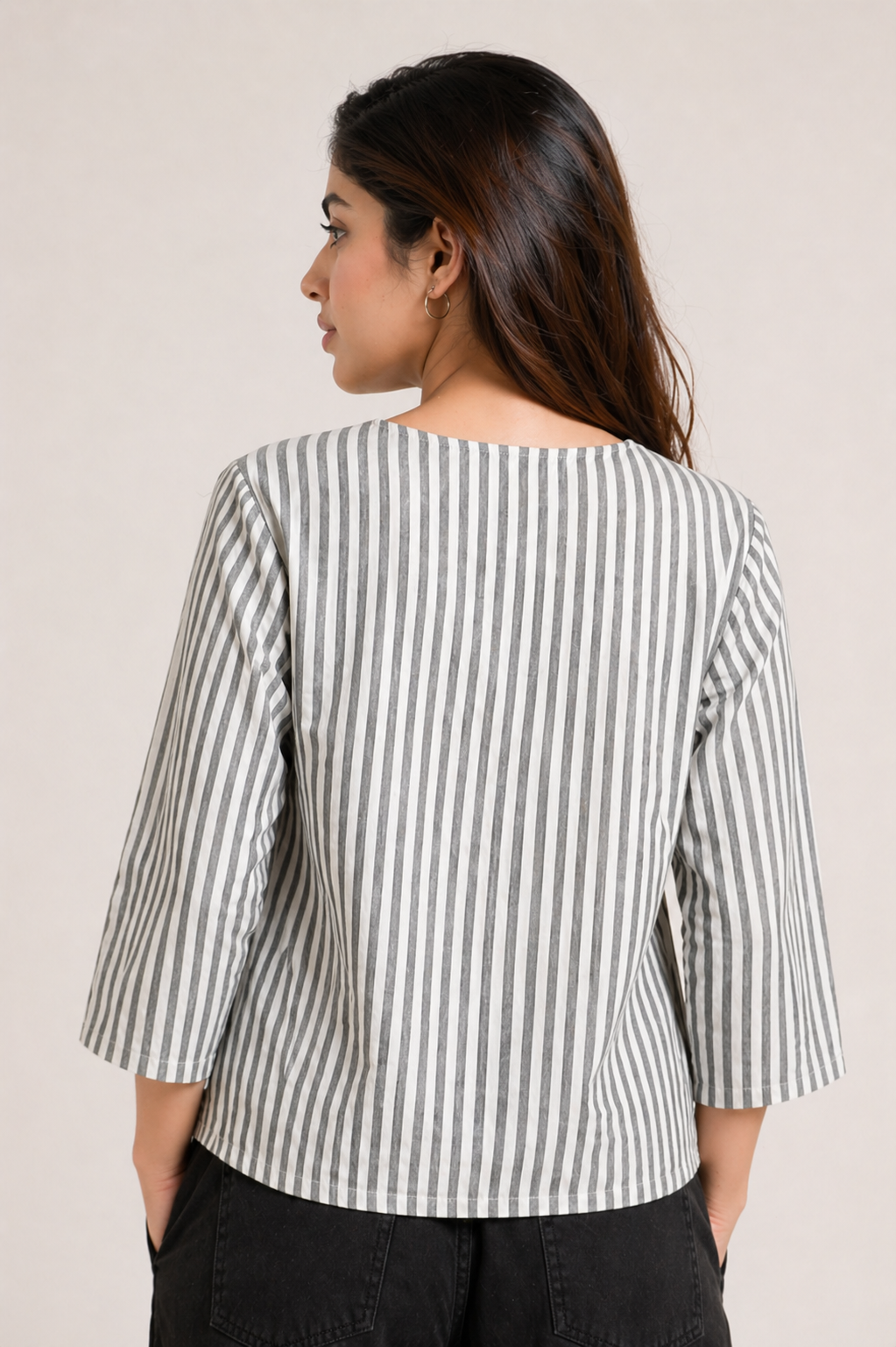 Women's Grey & White Vertical Striped Button-Down Top D56