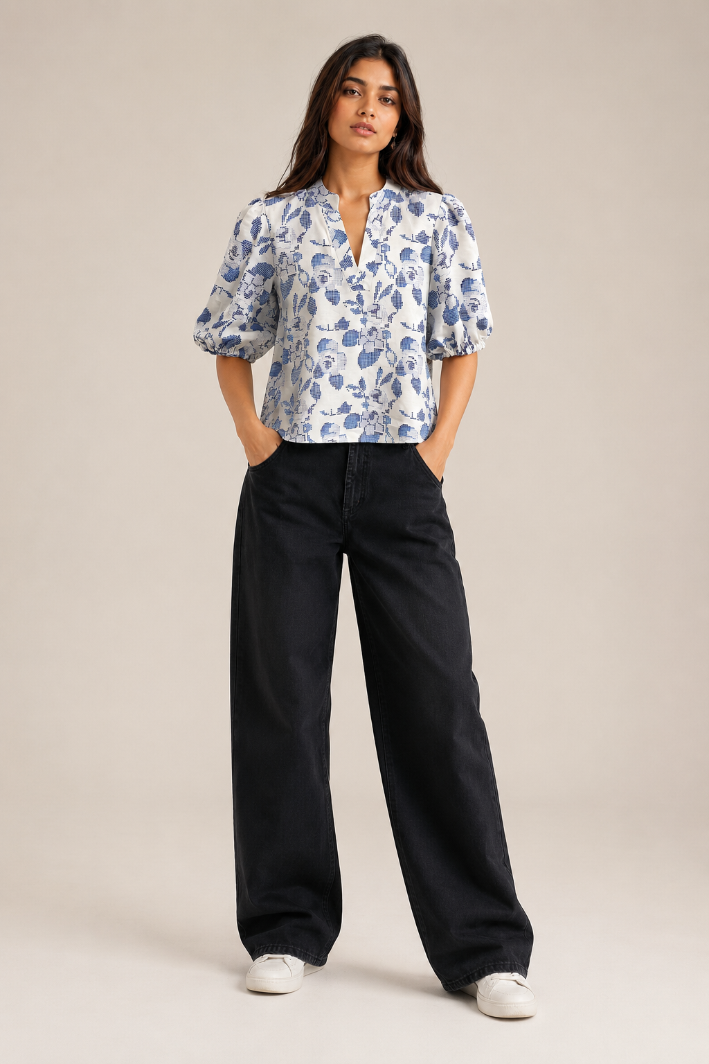 Printed Puff-Sleeve V-Neck Top D66