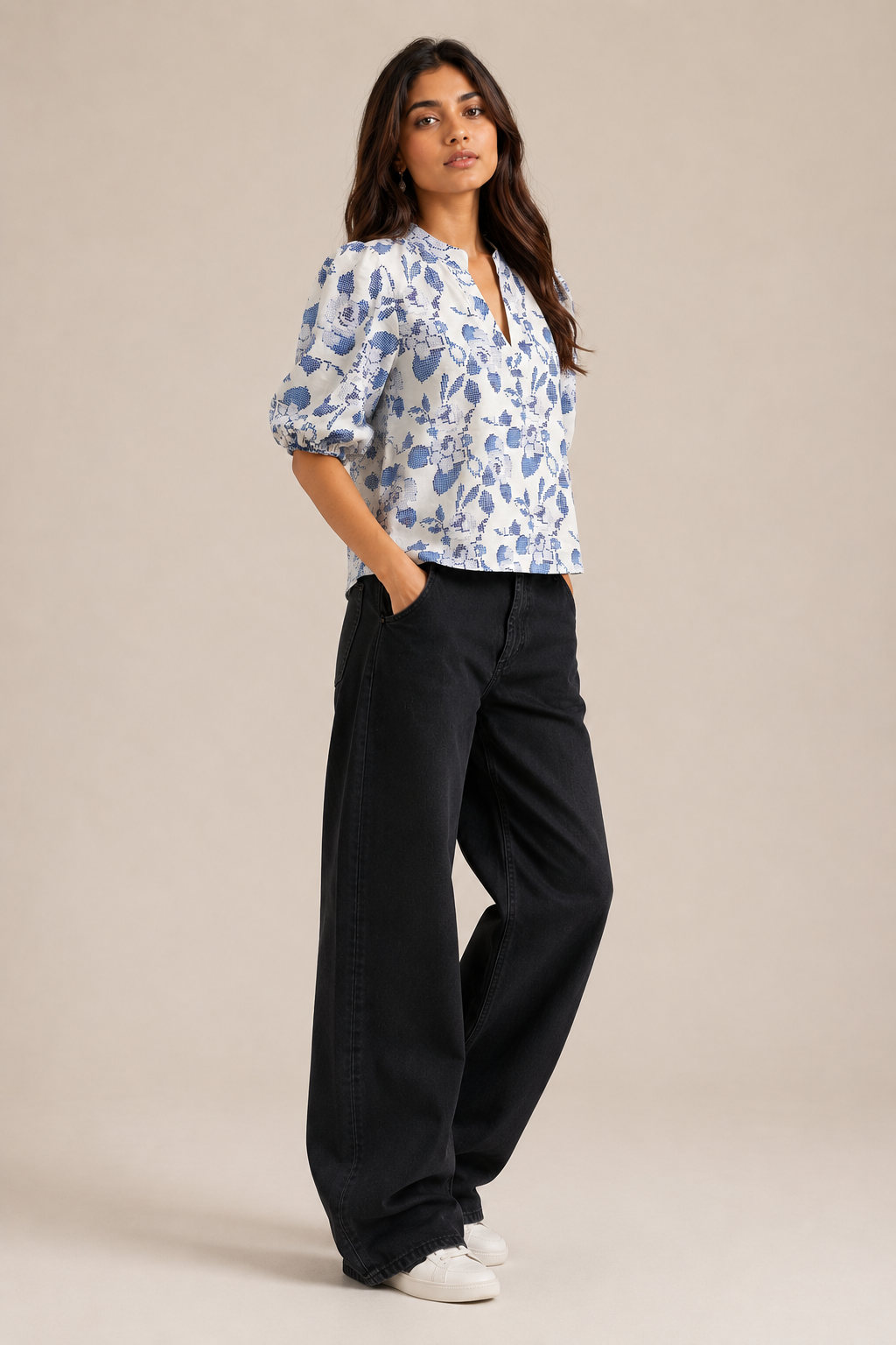 Printed Puff-Sleeve V-Neck Top D66