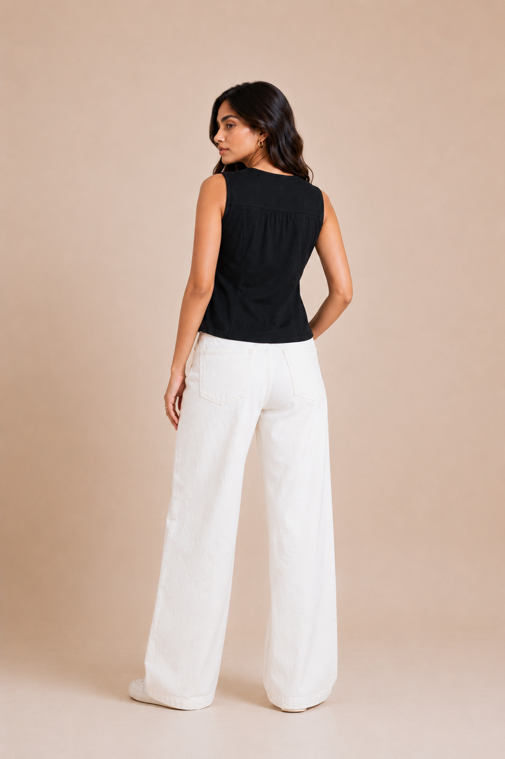 Textured Black Sleeveless Button-Front Vest D73