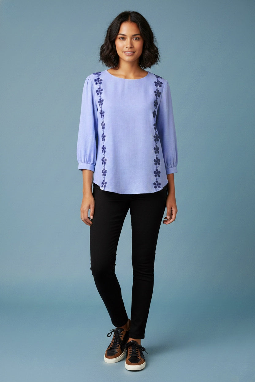 Modern Floral Placement Print Top with Clean Silhouette D9