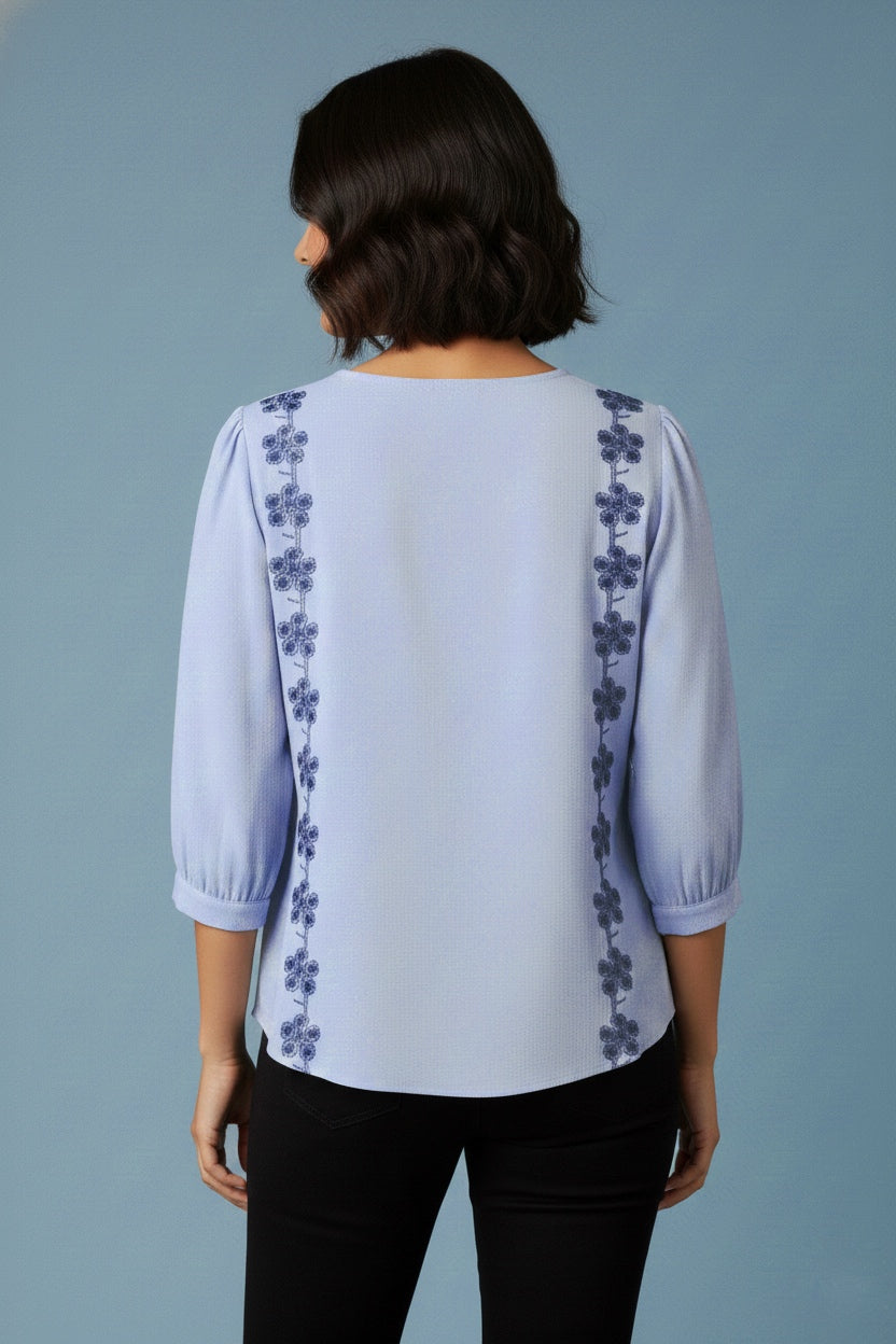 Modern Floral Placement Print Top with Clean Silhouette D9